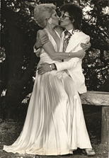 thumbnail link to original 1973 press photograph David and Angie Bowie by Terry O'Neill.