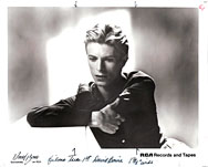 thumbnail link to original RCA David Bowie Tom Kelley photo.